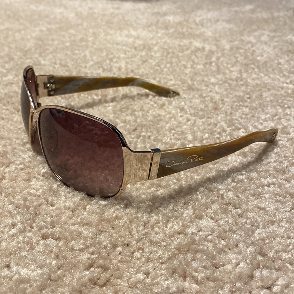 Oscar De La Renta Sunglasses Gold and Beige